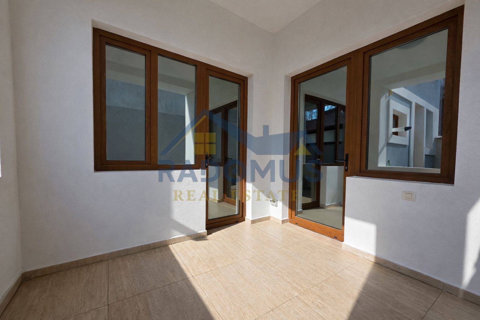 Proprietate exclusivistă | Vilă premium Ploiești – Str. Cerceluș nr. 3 - Poză 5