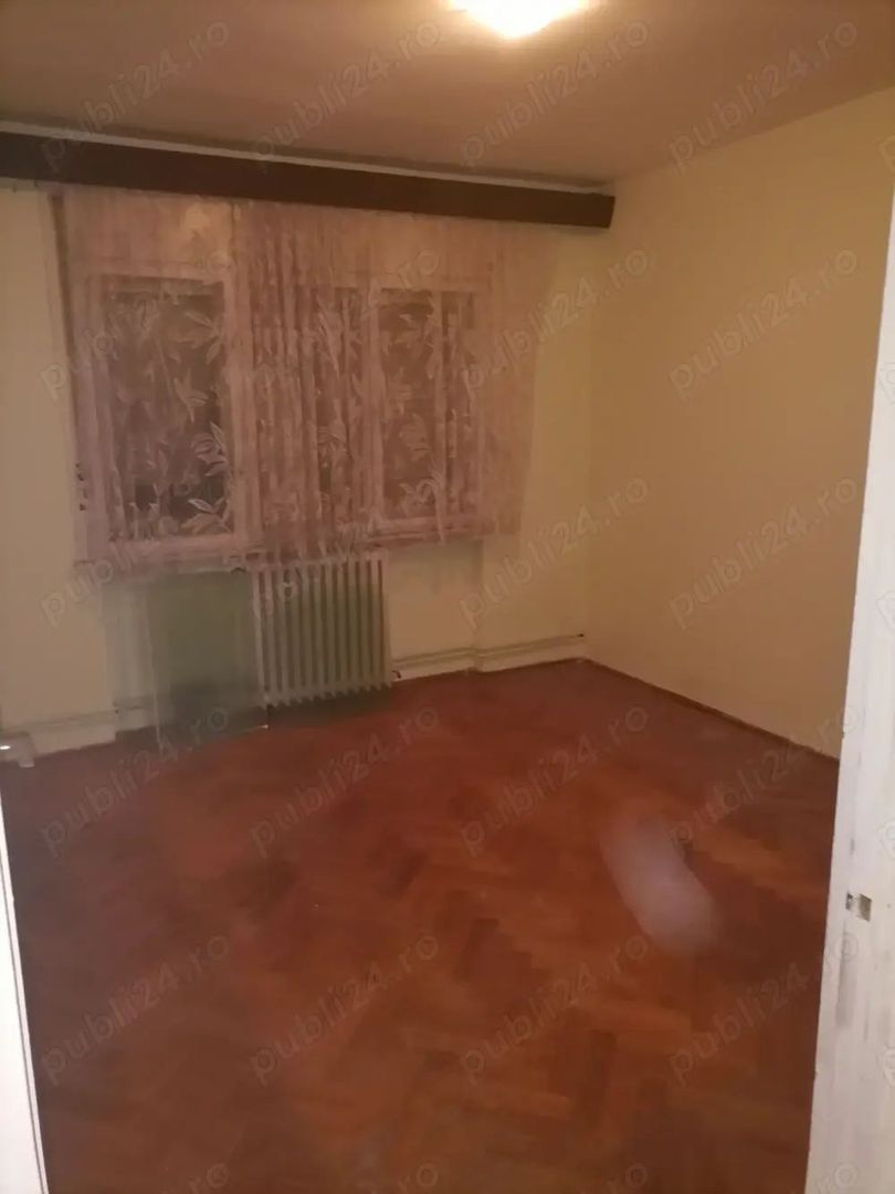 BRASADAS vinde apt 4 camere etaj 4/4 in centru. - Poză 6