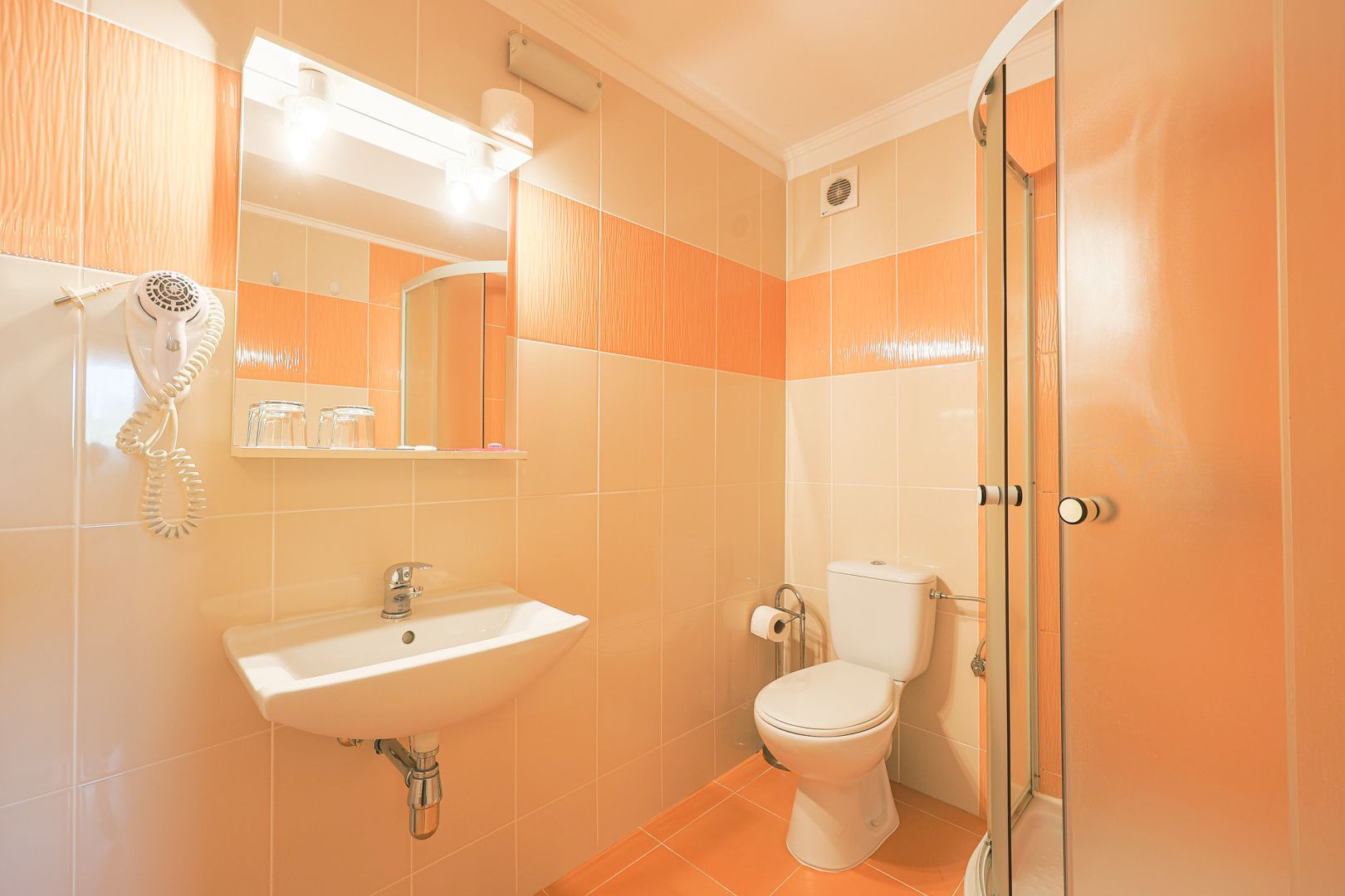 Flexibilitate într-o locație cheie, ideală pt hotel, cămin, clinică. - Poză 19