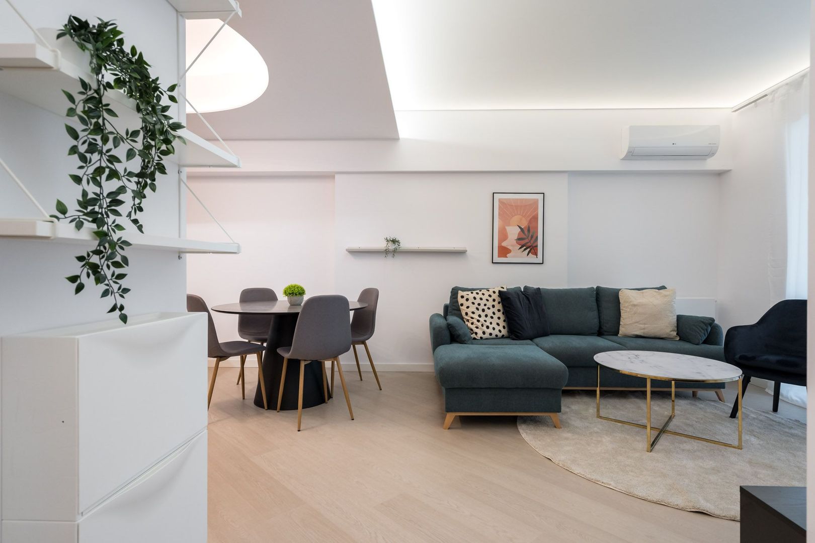 COMISION 0% - Apartament superb mobilat-utilat parcare subterana inclusa - Poză 3