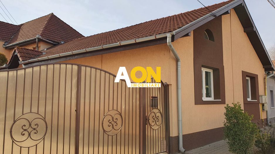 Casa 4 camere, 2 bai, 86 mp utili, renovata, zona Lipoveni - Poză 9