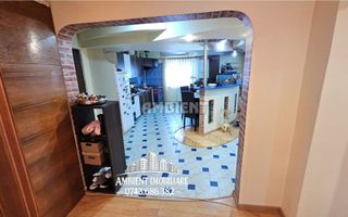 Apartament cu 4 camere, mobilat și utilat, zona TRAIAN; - Poză 8