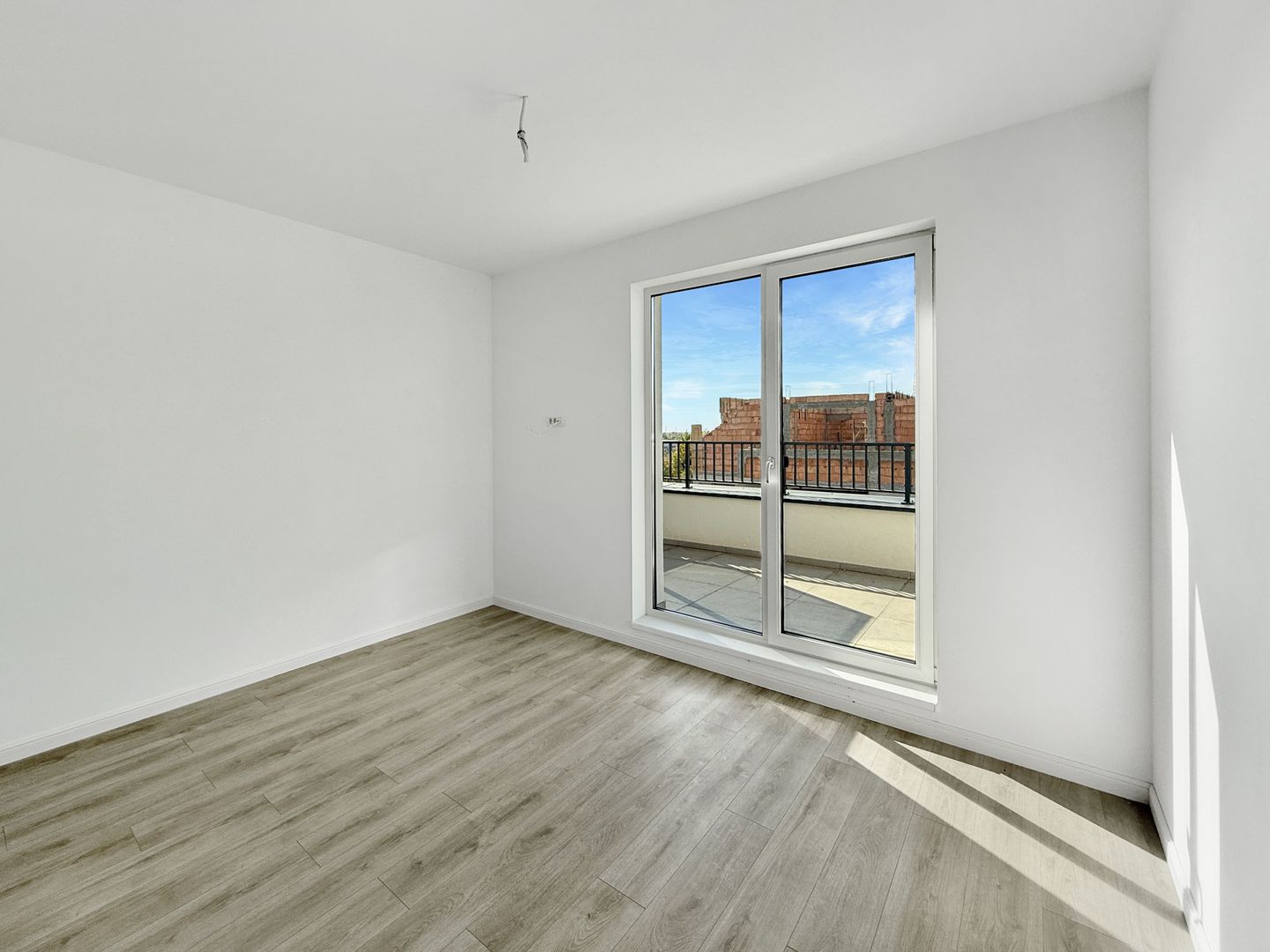 Apartament 3 camere cu terasa de 20 mp, comision 0% - Poză 4