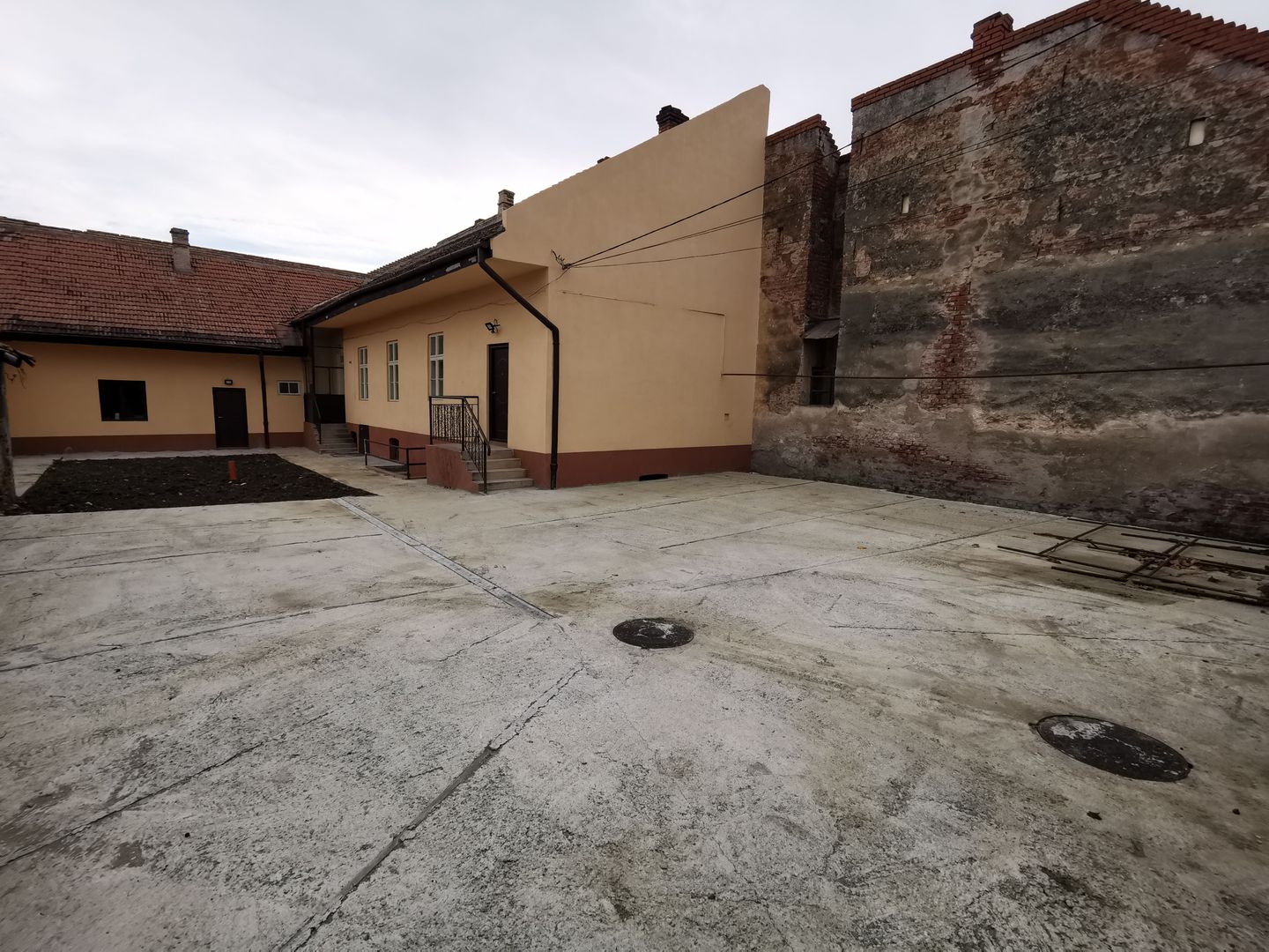 Casa singur in curte-zona Girocului - Poză 13