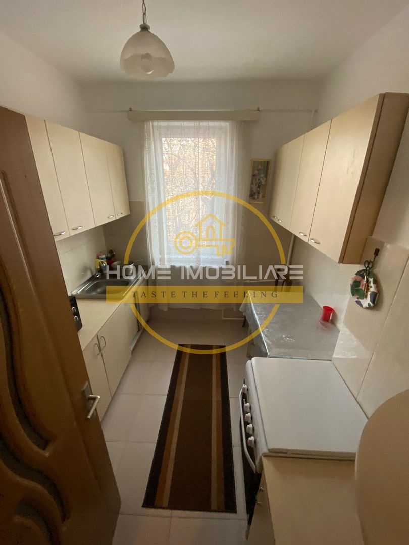 Tudor Vladimirescu/ Apartament 2 camere/ Decomandat/ Ideal pentru Investitie - Poză 1