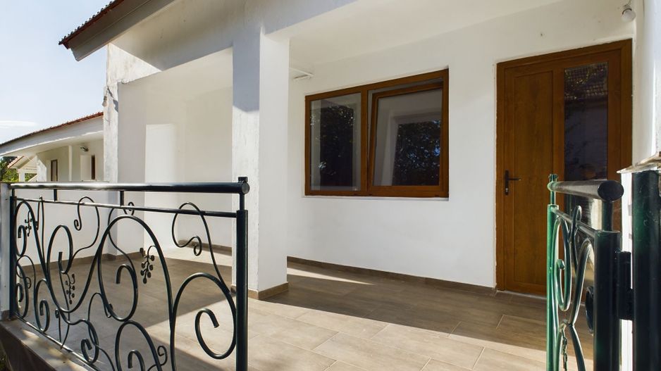 Casă cu 4 camere în Urseni, complet renovată! - Poză 2