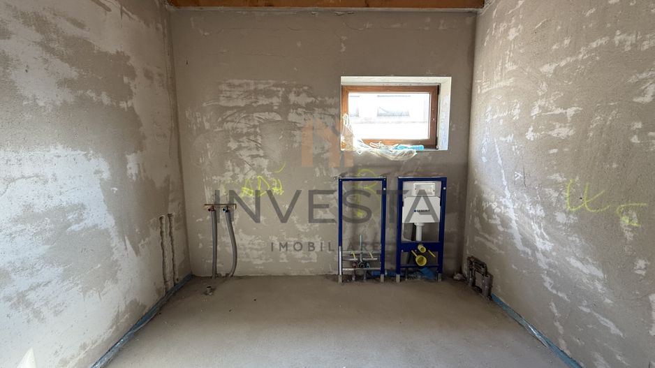 Duplex  cu suprafata utila generosa, pe o strada linistita! - Poză 14