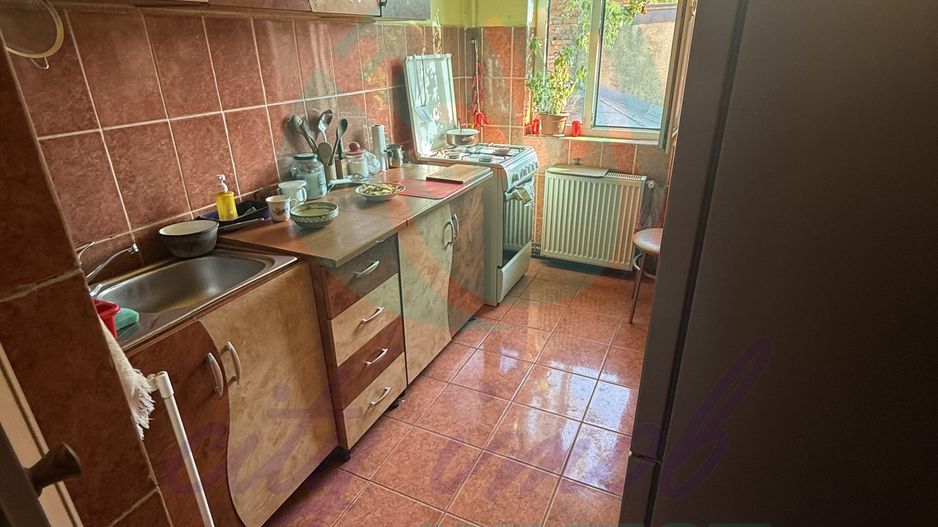 Casa singura in curte zona Mall Vitan - Poză 12