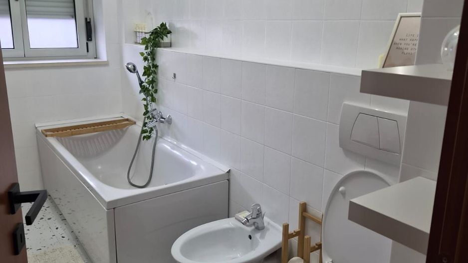 Apartament doua camere,doua locuri de parcare zona Aradului - Poză 15