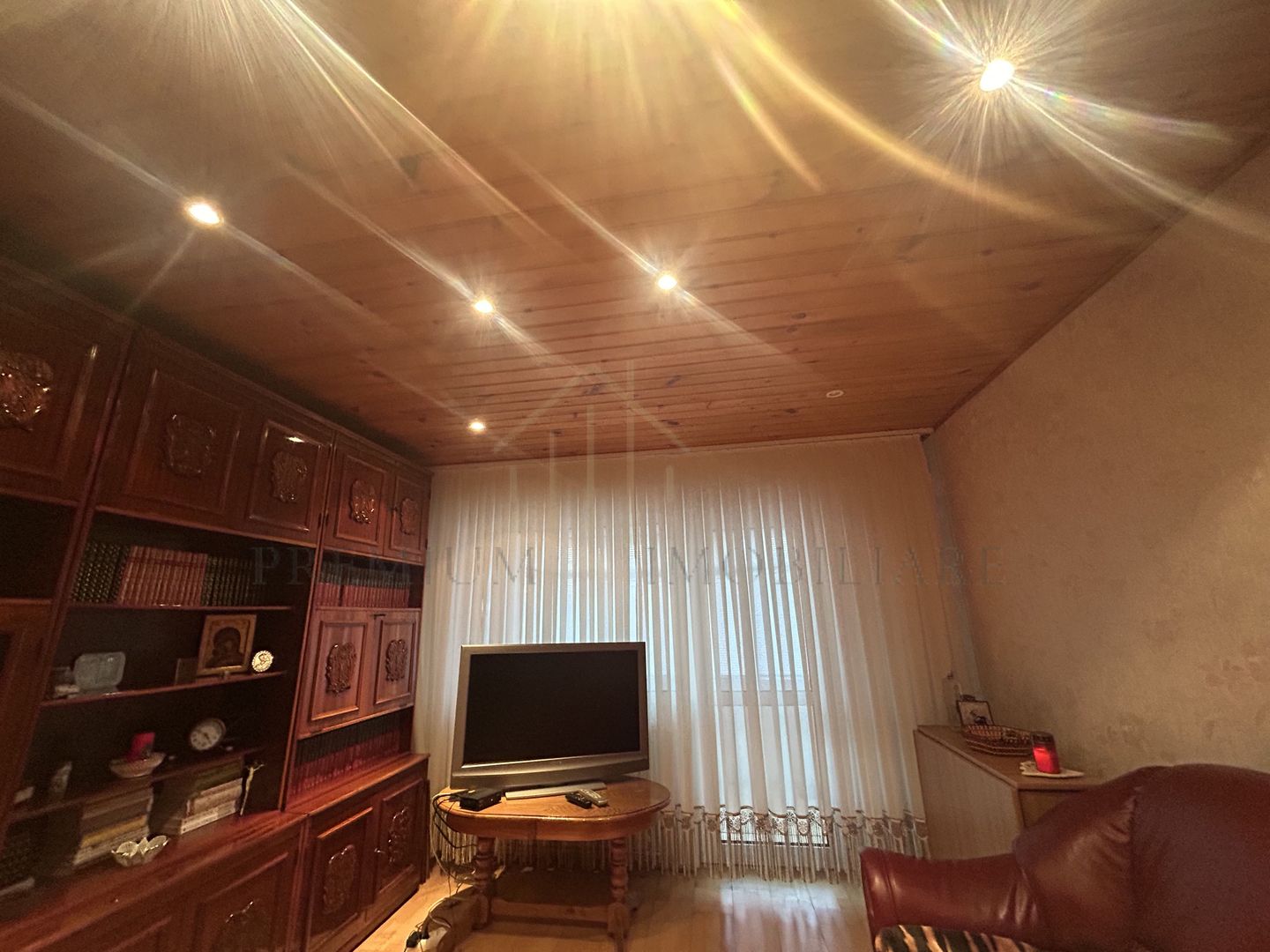 Apartament 3 camere zona de jos - Poză 3