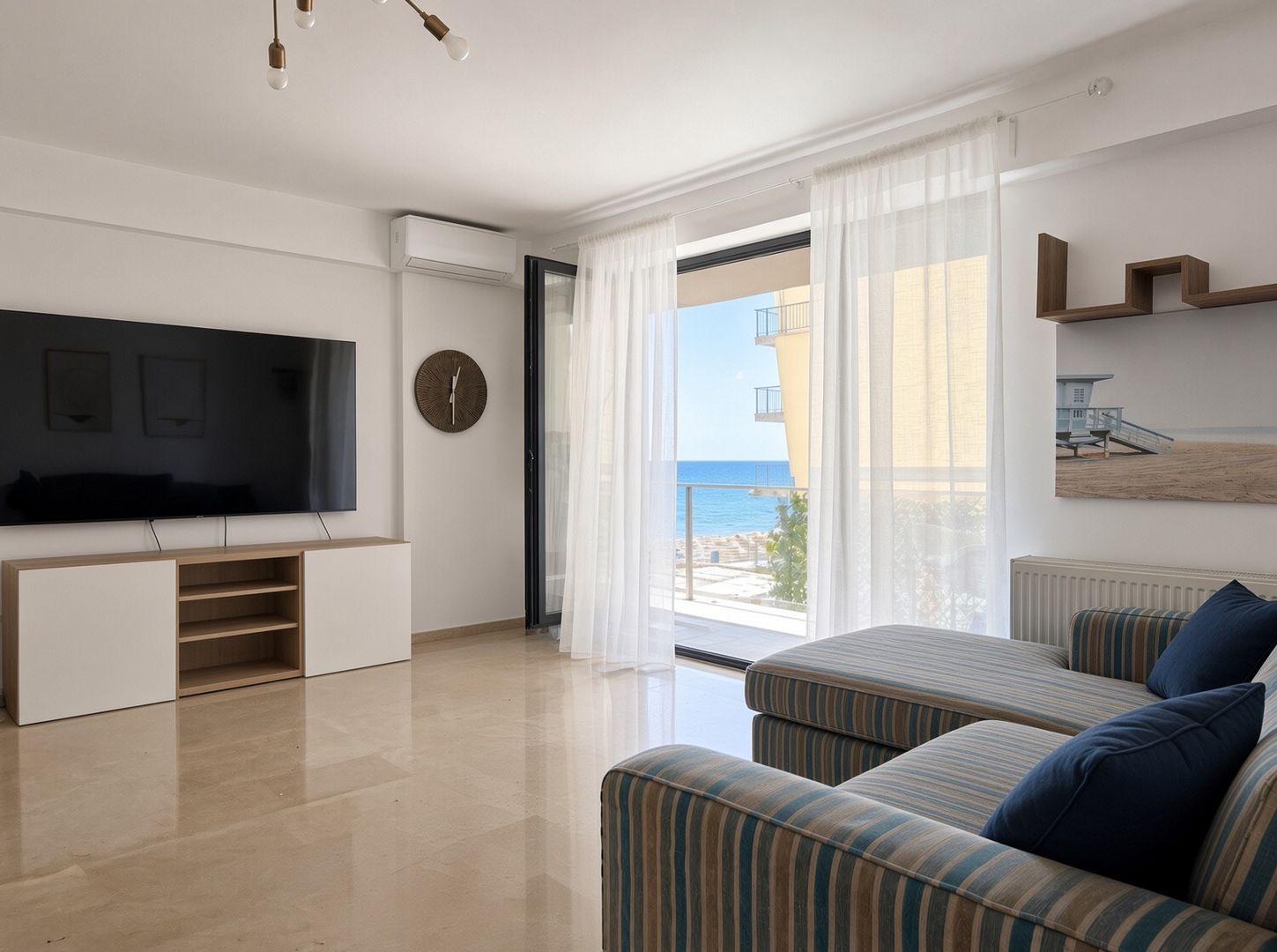 3 camere  langa plaja cu parcare | terasa si vedere la mare - Poză 2