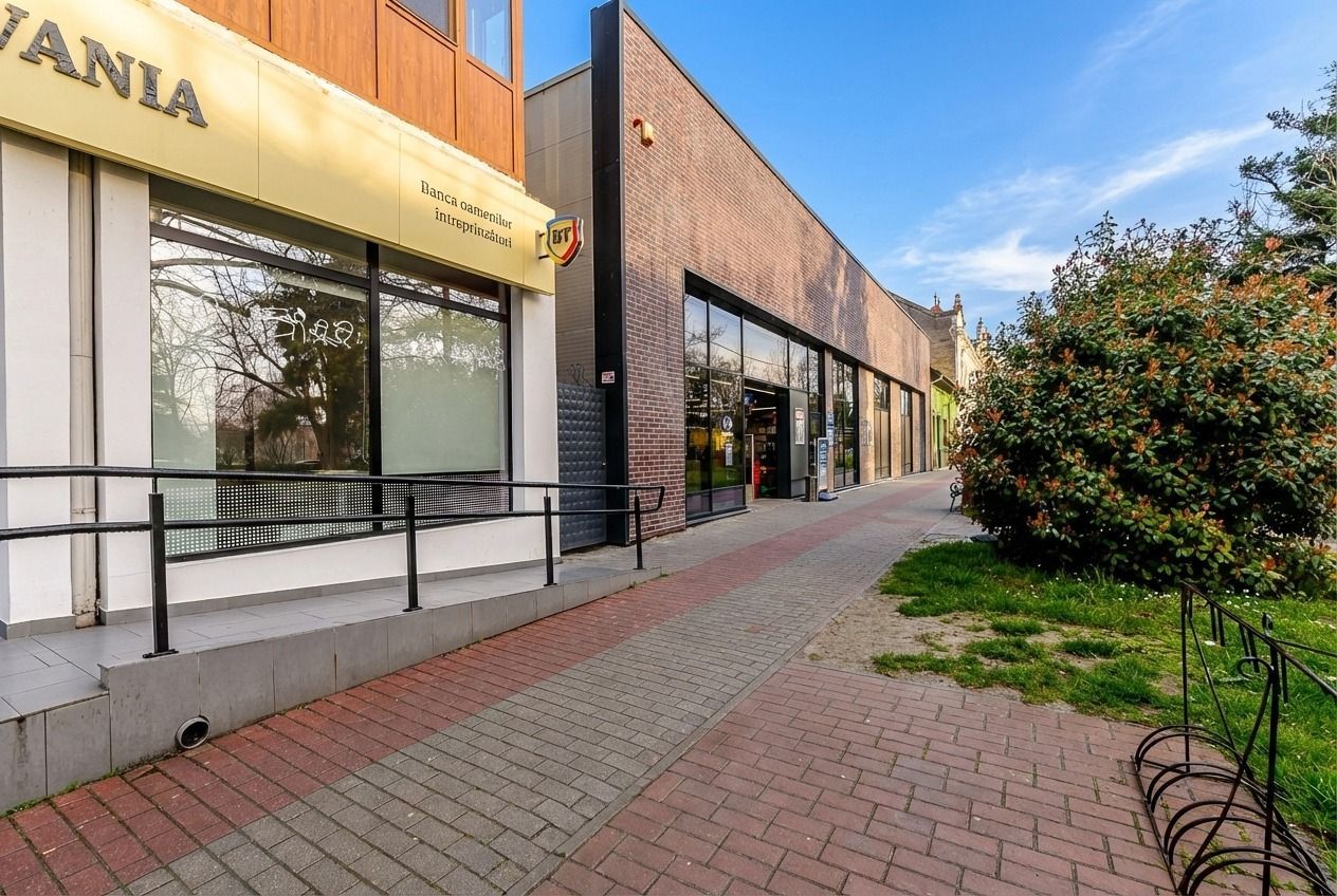 Spatiu comercial de vanzare cu chirias supermarket Profi - Poză 2