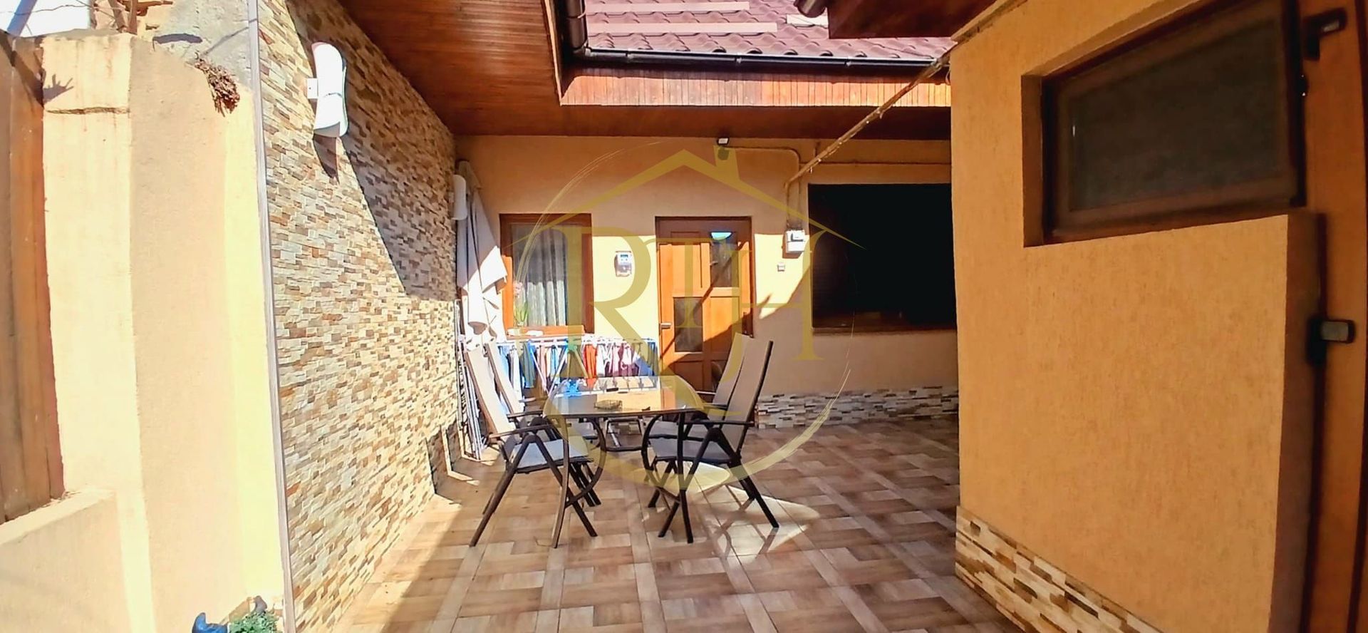 Oferim spre vanzare un Apartament la curte comuna, in zona Odobescu. - Poză 18