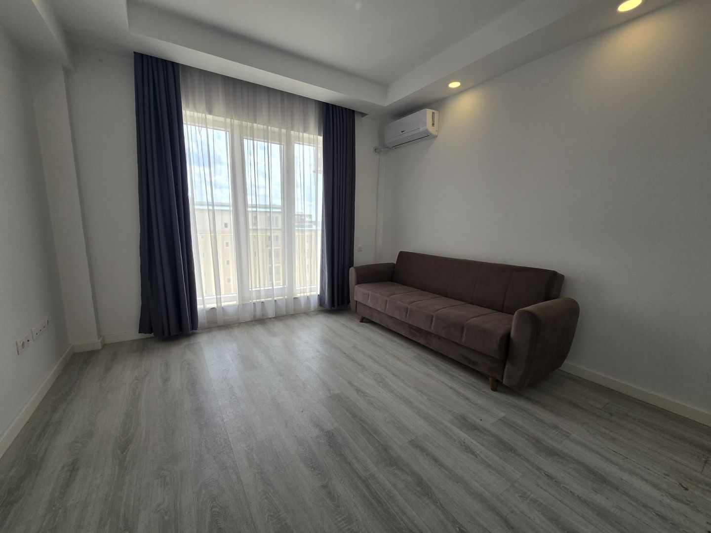 COSMOPOLIS - Studio Simplu Tip Garsoniera, mobilat si utilat. - Poză 2