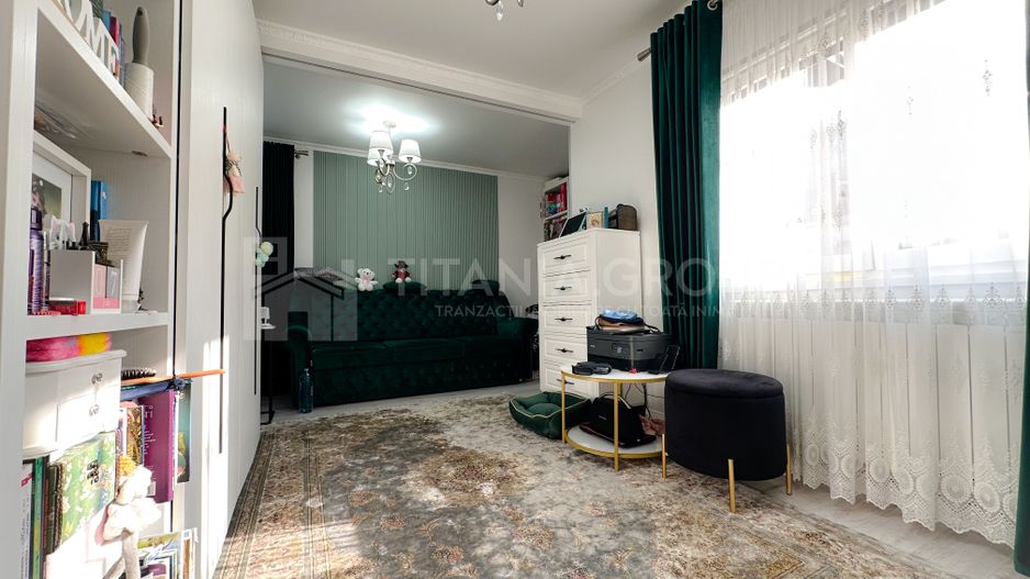 Vilă elegantă în Sinaia pe Calea Prahovei - Poză 6