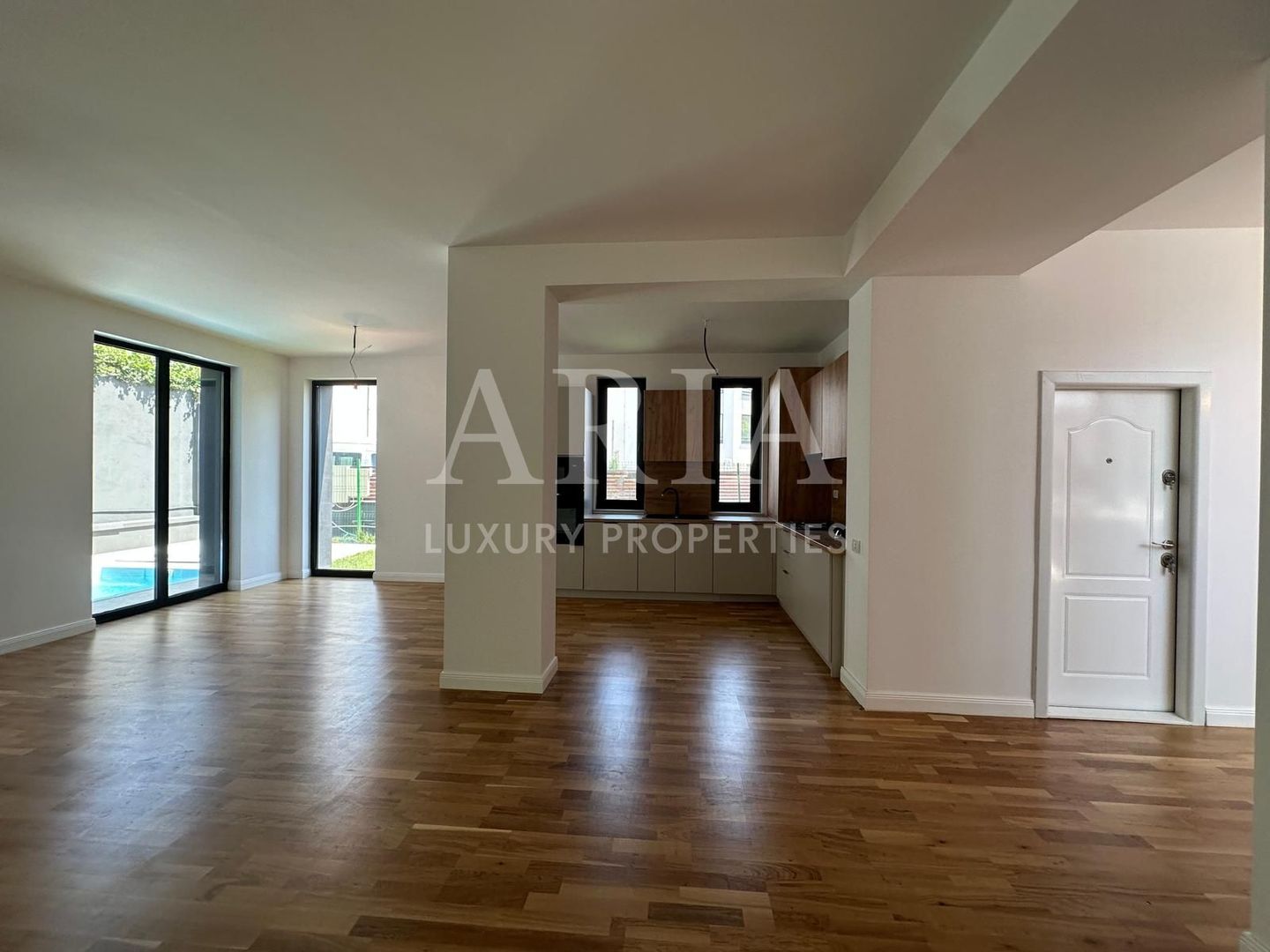 VILLA FIRST RENT – GARAJ - GATED COMPLEX - Poză 4