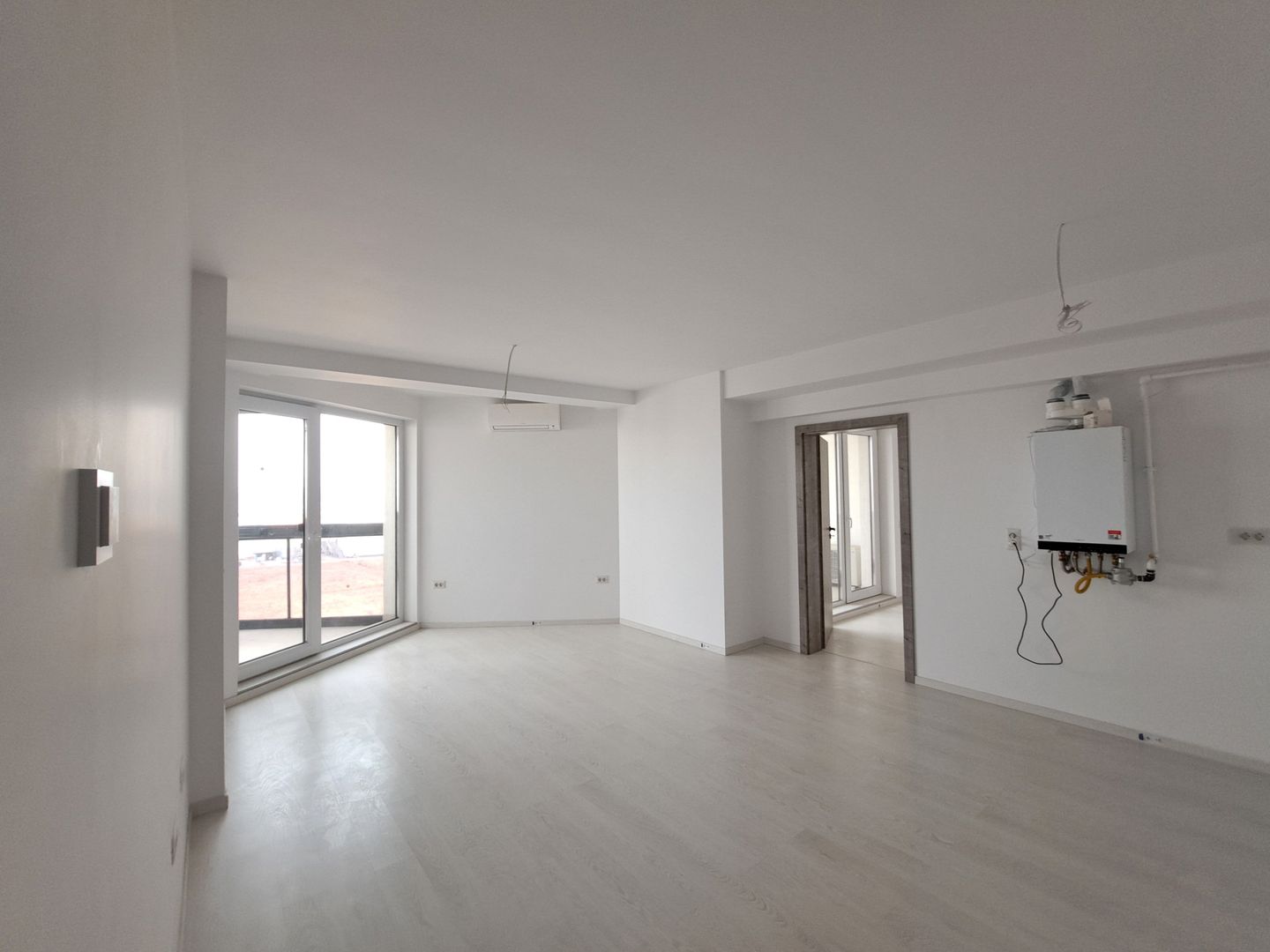 Apartament tip Penthouse cu 3 camere, 2 bai, NOU - Poză 9