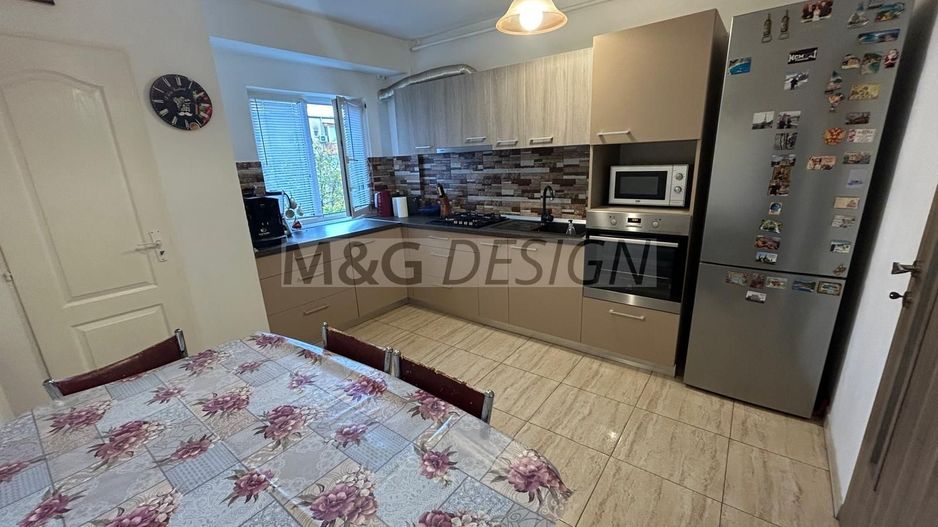 Apartament 5 camere zona U.M.T. - Poză 2