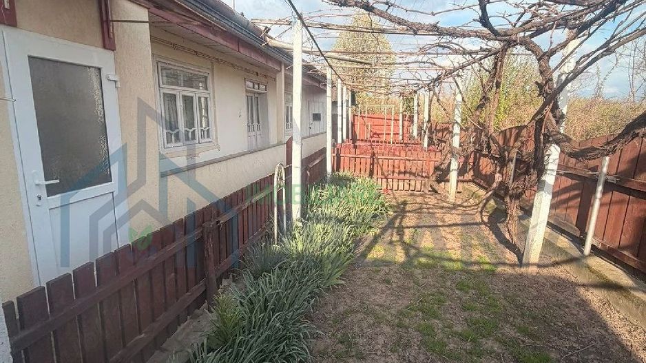 Casă de vânzare în Bivolari, județul Iași – 70 mp construcție, teren 1800 mp - Poză 5