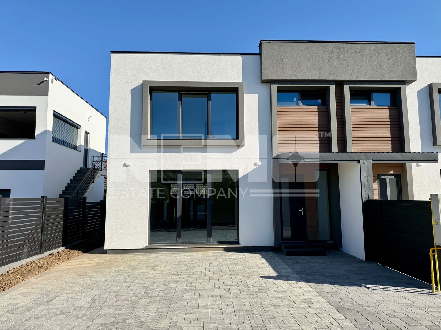 DUPLEX NOU I 4 CAMERE I 132mp I SUCEAVA I 150000euro I Dezvoltator - Poză 3