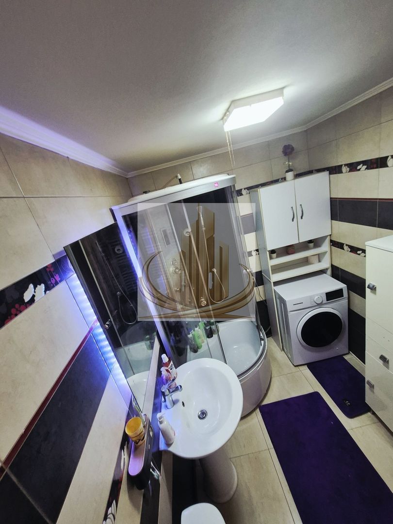 De vânzare apartament 3 camere 70mp - Poză 8