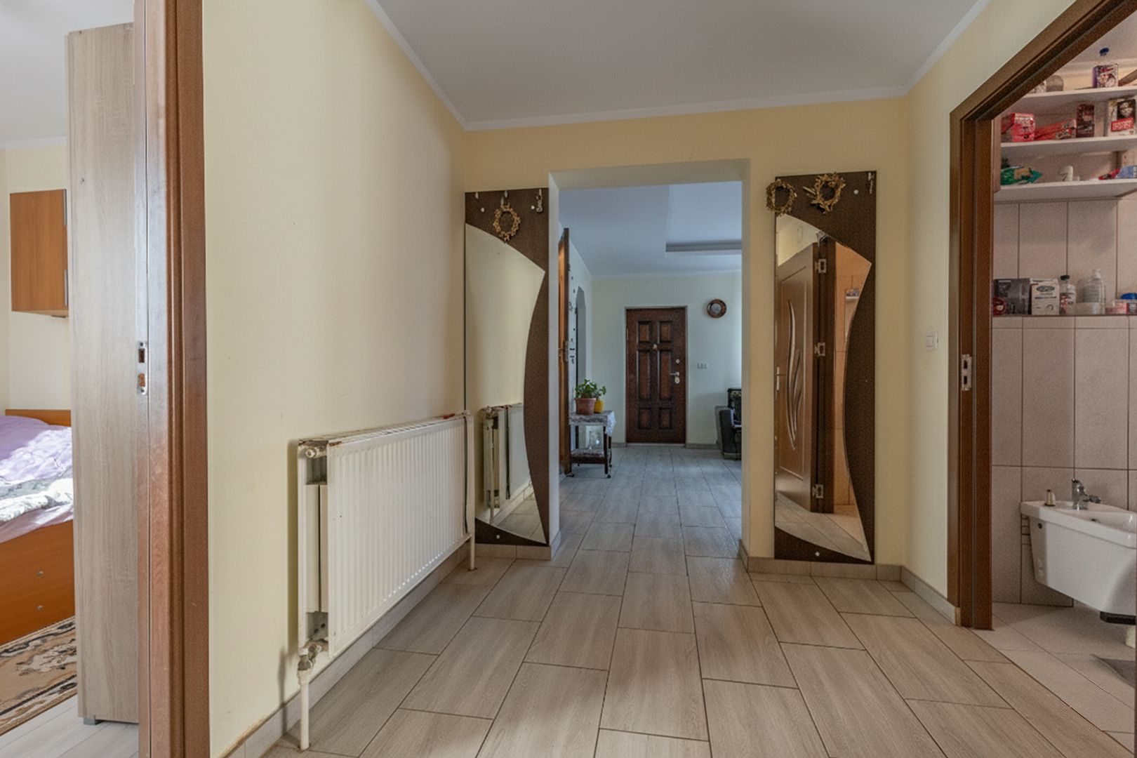 Casă / Vilă cu 6 camere de vânzare în zona Sagului - Poză 2