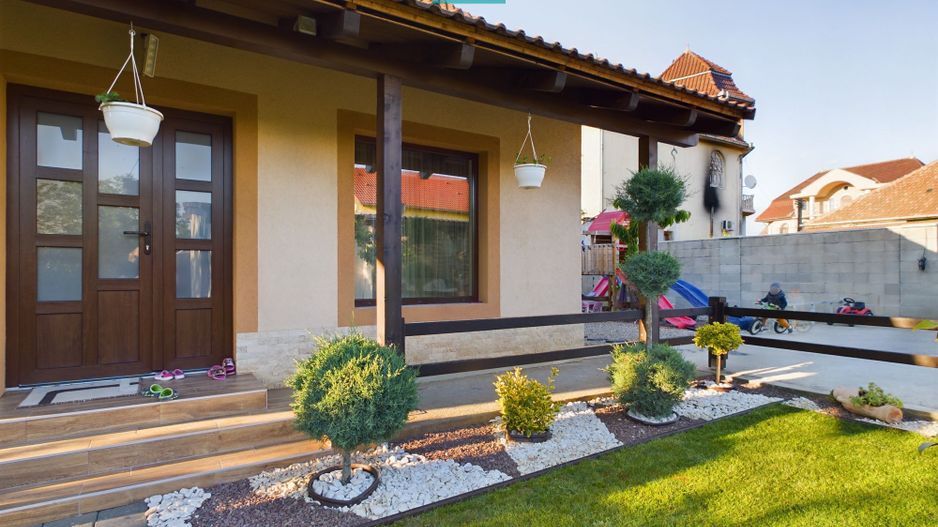 Vilă cu mansardă în Bujac - Poză 34