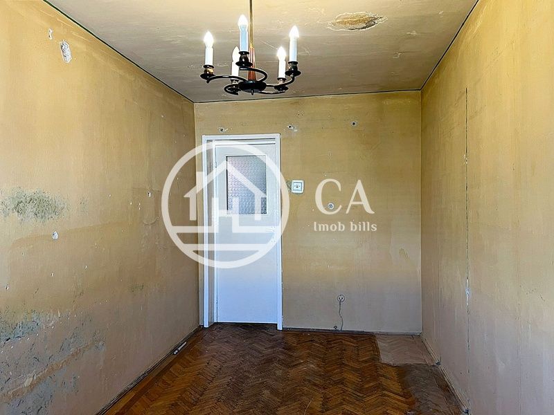 Apartament de vânzare cu 3 camere în zona Velența, Oradea - Poză 3