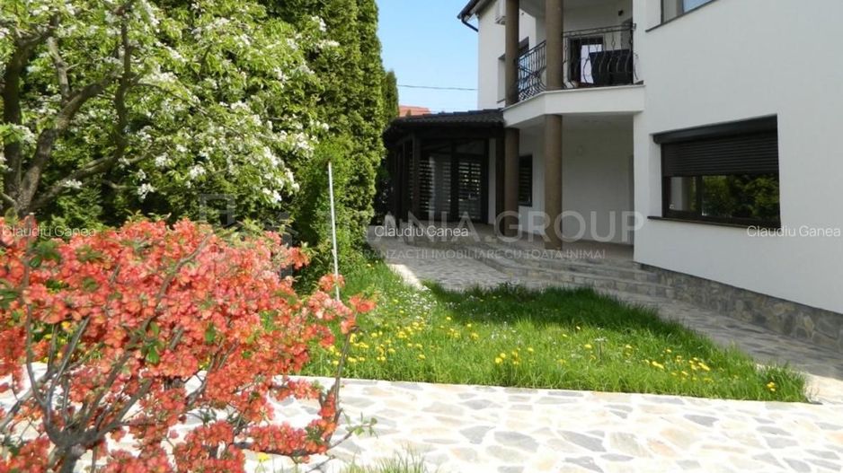 Apartament superb de 4 camere, curte proprie, zona Bartolomeu. - Poză 2