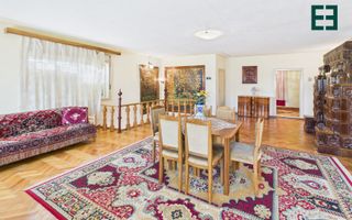 Casă cu 10 camere și 1437 mp teren în Ineu - Arad - Poză 4