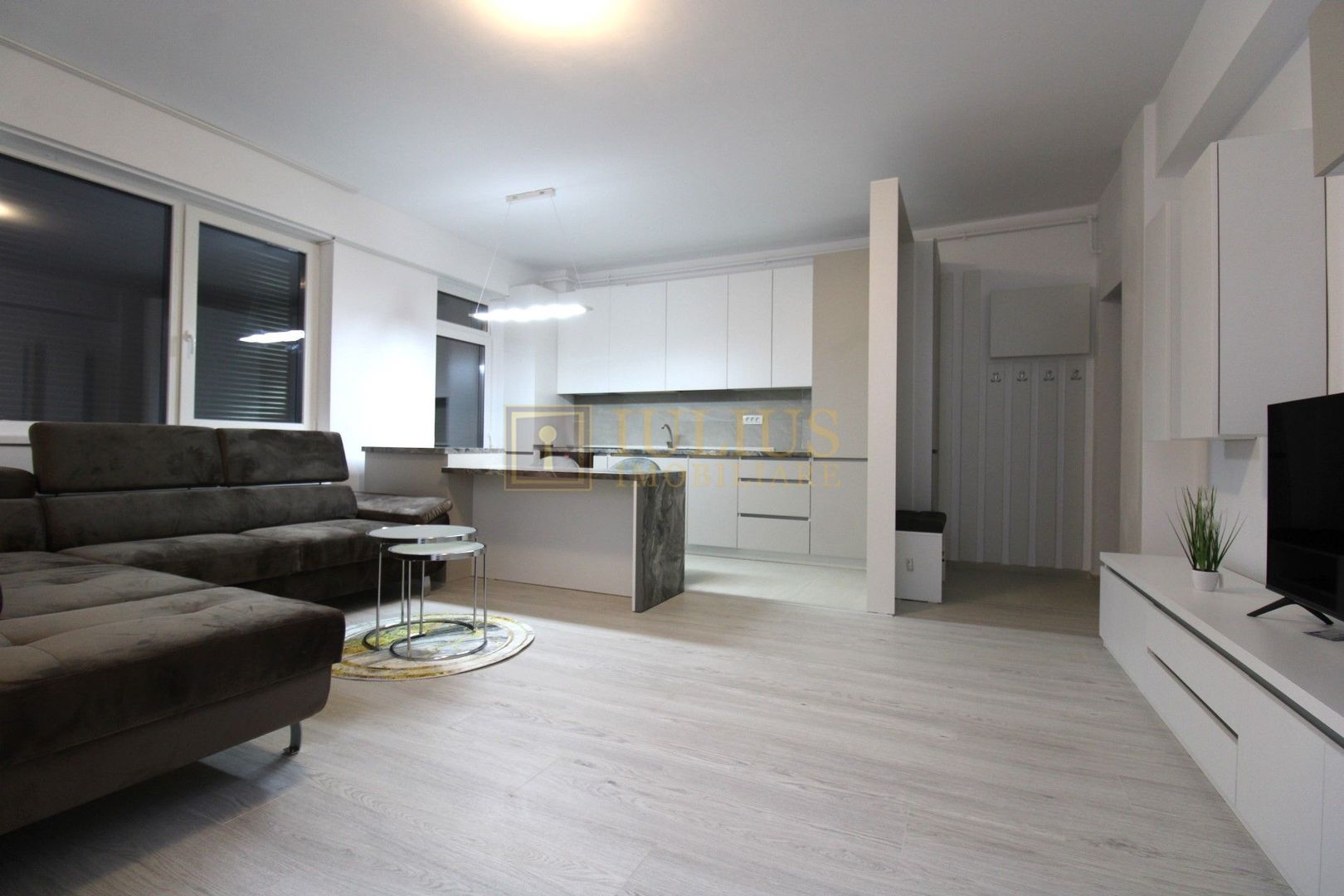 Exterior sud-Braytim. Parter cu terasa; la prima inchiriere. - Poză 2