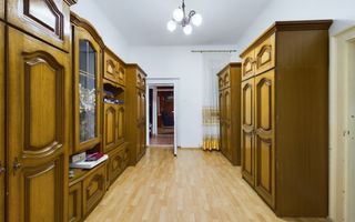 Casă individuală cu 4 camere, zonă centrală - Poză 7