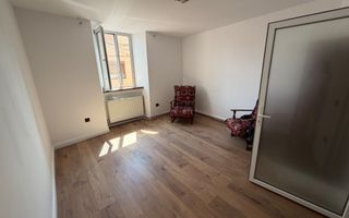 Ocazie! Pret redus! Apartament 2 camere, 80 mp, zona ultracentrală. - Poză 7