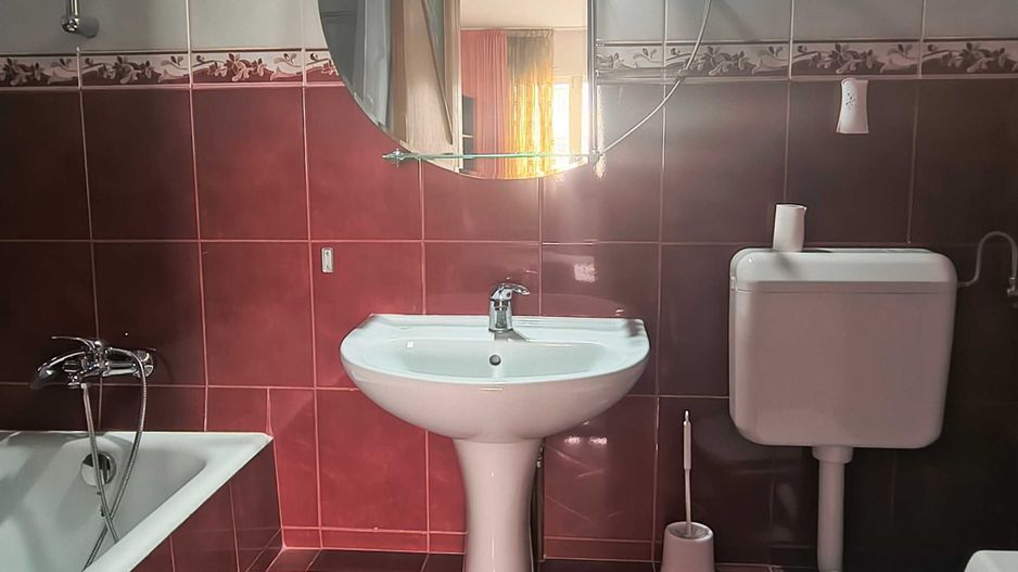 De inchiriat 60mp 2 camere apt modern in 1 Mai - Poză 6
