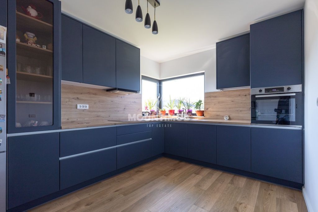 Casa moderna,4 camere, pompă de căldură si panouri fotovoltaice - Poză 3