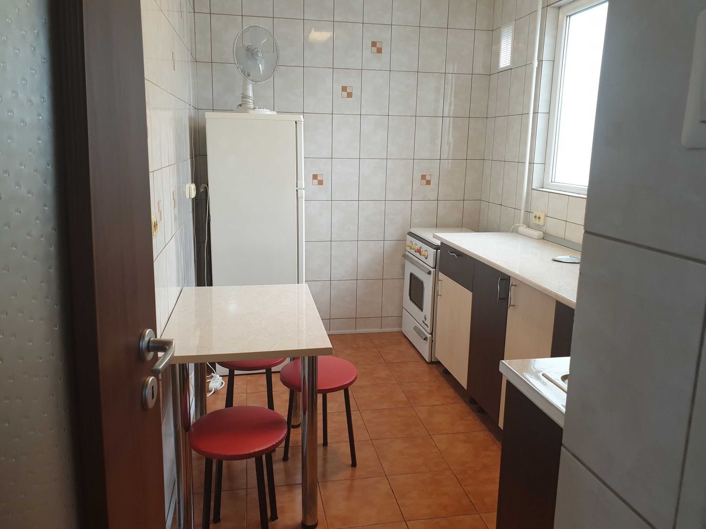 Apartament 2 camere ultracentral, mobilat modern, balcon închis - Poză 6