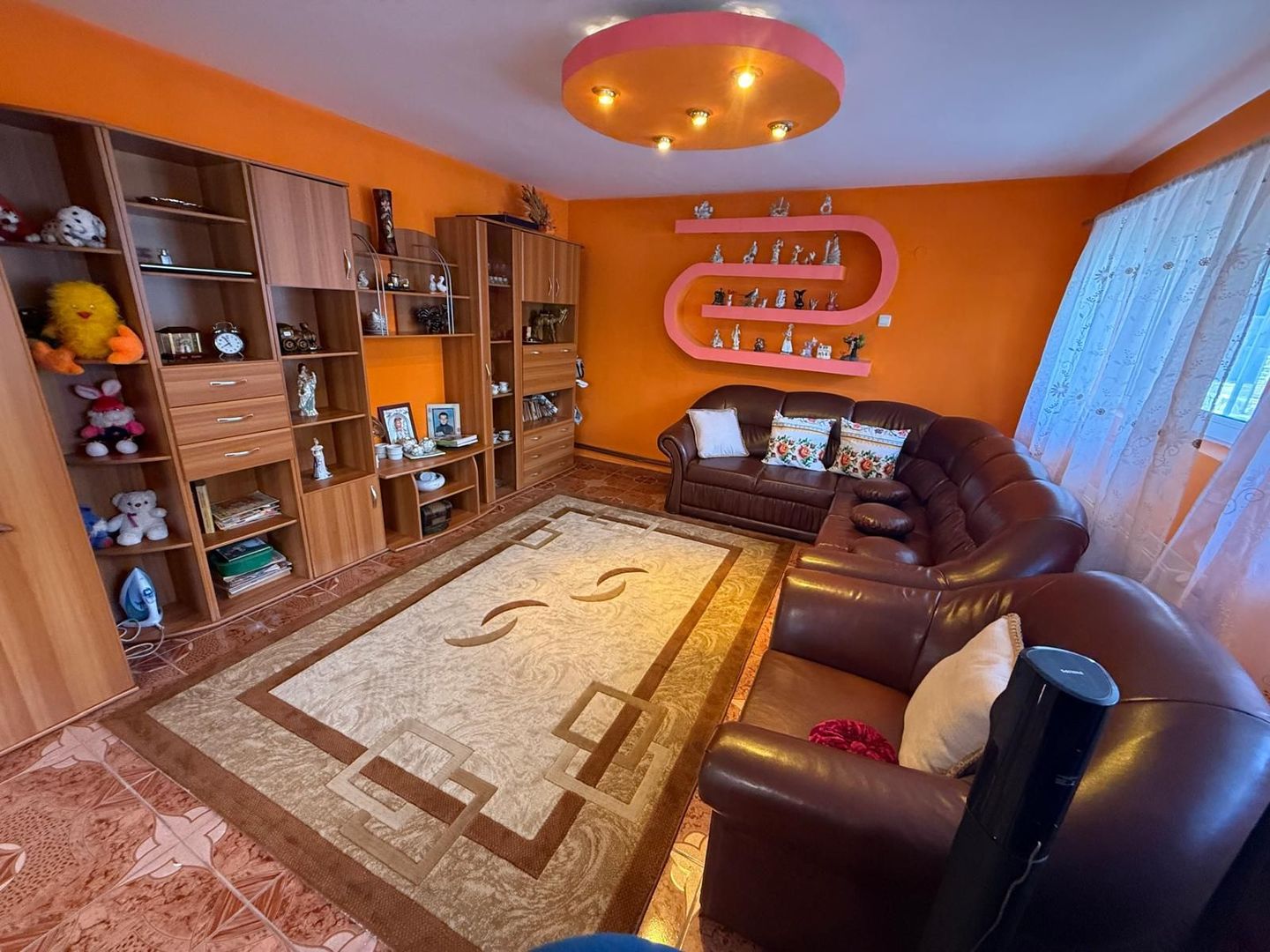 Vila S+P+1,+ garaj inchis + terasa si teren intravilan 6300 mp - Poză 10