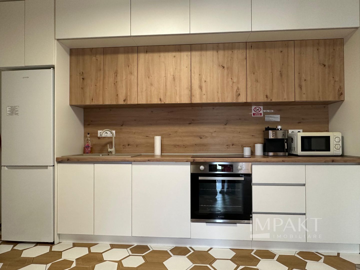 Casa cu 3 camere, terasă și parcare Semicentral - Poză 5