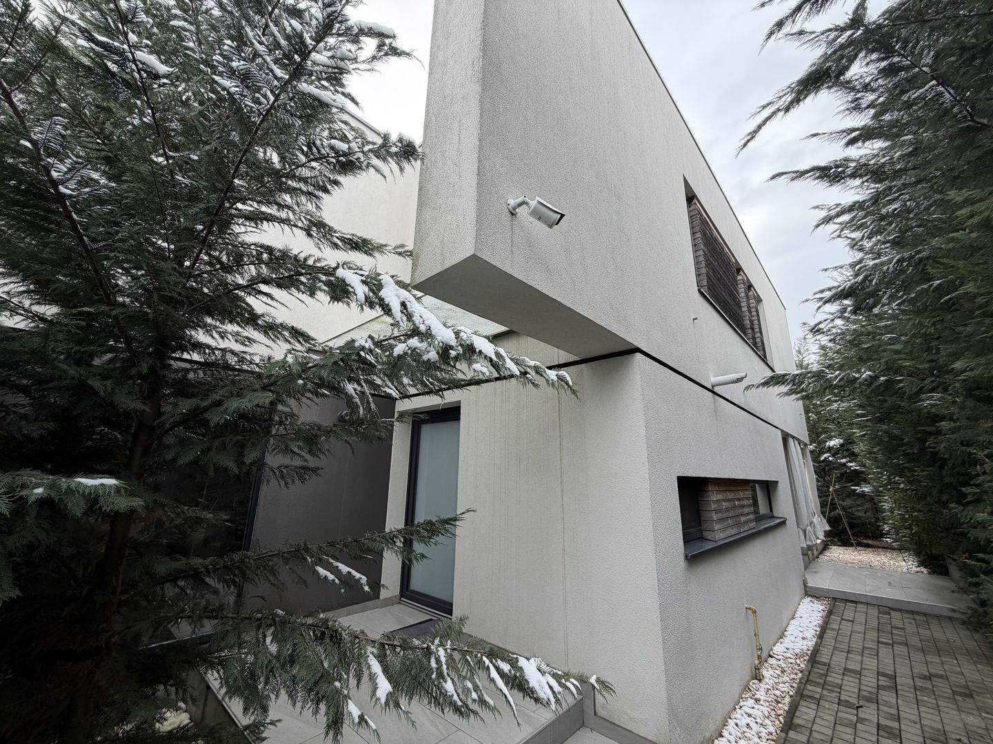 Duplex modern – arhitectură contemporană, spații luminoase - Poză 2
