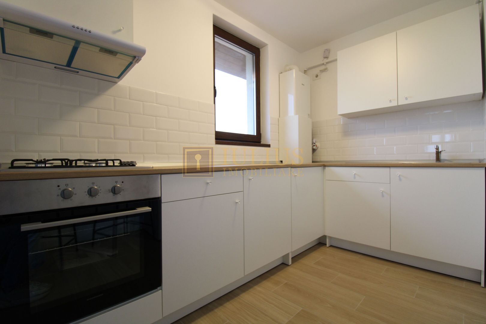 LOFT amenajat modern, 2 bai. Zona de sud. - Poză 6