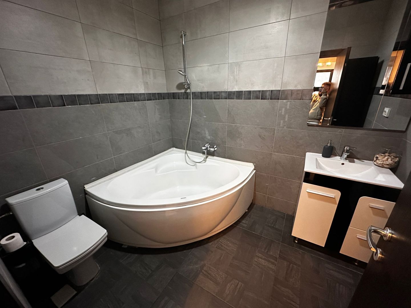 2 Camere la 7 min Metrou Pacii Bloc Nou Centrala Proprie Gorjului 2020 - Poză 1