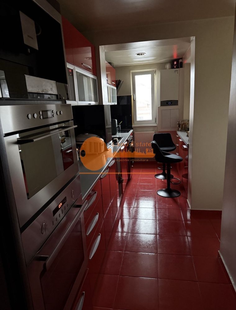 Apartament spațios în vilă | Piața Muncii | Curte proprie & garaj - Poză 6