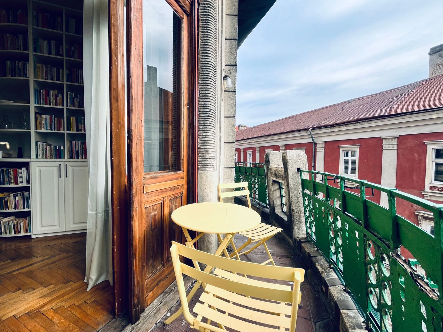 Apartament grandios cu vedere spectaculoasă spre Piața Libertății - Poză 31