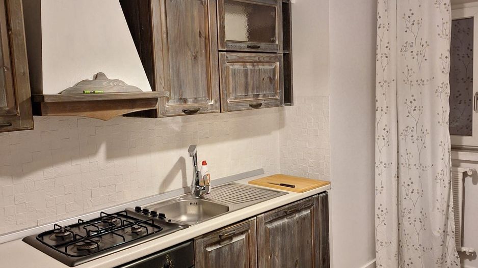 Apartament cu 2 camere , zona piata centrala - Poză 4