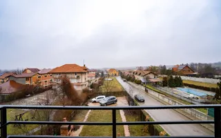 Pensiune cu 12 camere in Baile 1 Mai - Poză 15