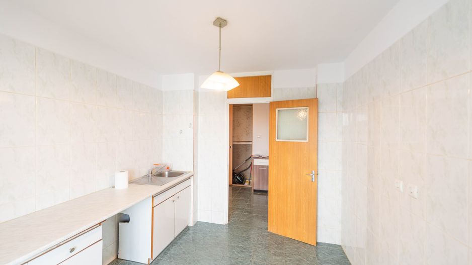 Apartament 3 camere 1980 decomandat Crangasi 2 bai loc parcare - Poză 12