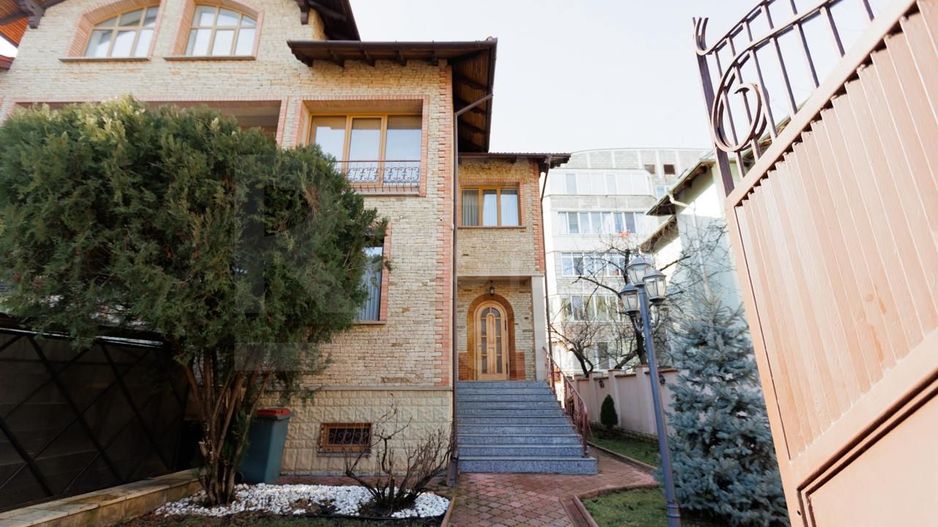 Chirie, casă, 3 nivele, 5 camere, Mihail Berezovschi, Telecentru - Poză 1