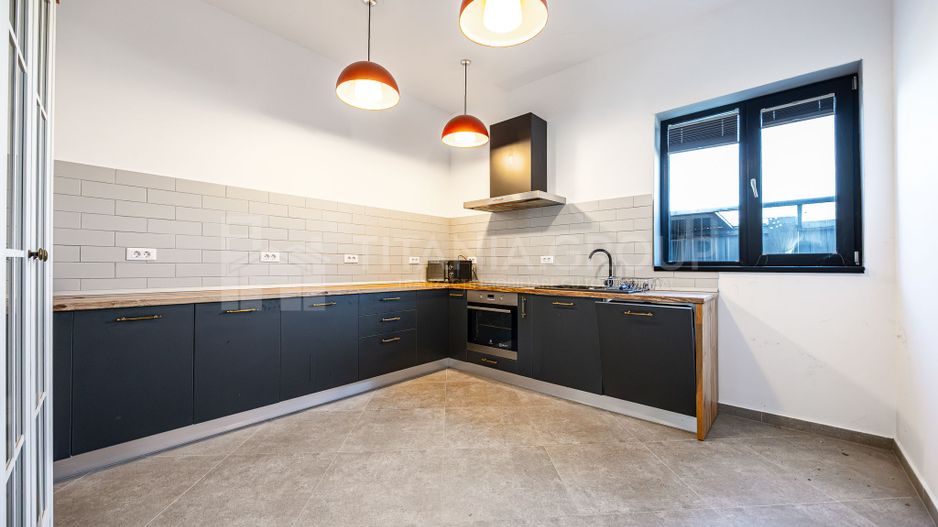 Vila 5 dormitoare | Pensiune | Proprietate versatilă în Marcus, Brașov - Poză 4