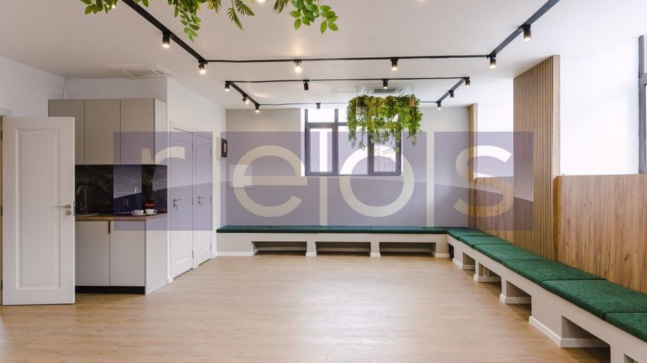 DE VÂNZARE VILA CONSOLIDATĂ ÎN PIAȚA VICTORIEI  | 187 MP | LOCURI DE PARCARE - Poză 3