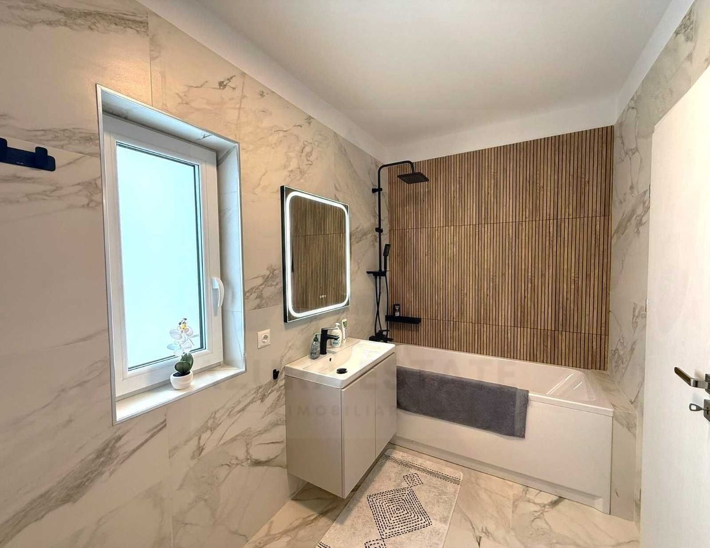 Apartament prima închiriere 3 camere balcon parcare - zona Dedeman - Poză 2